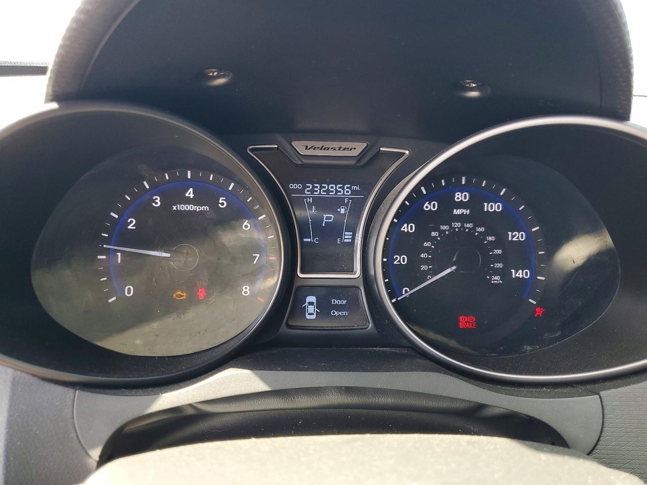 2014 Hyundai Veloster Turbo - zdjęcie 9
