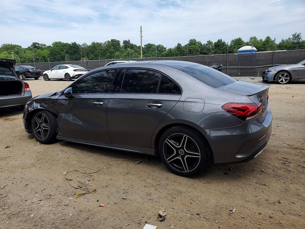 2021 Mercedes-Benz A 220 4Matic - zdjęcie 2