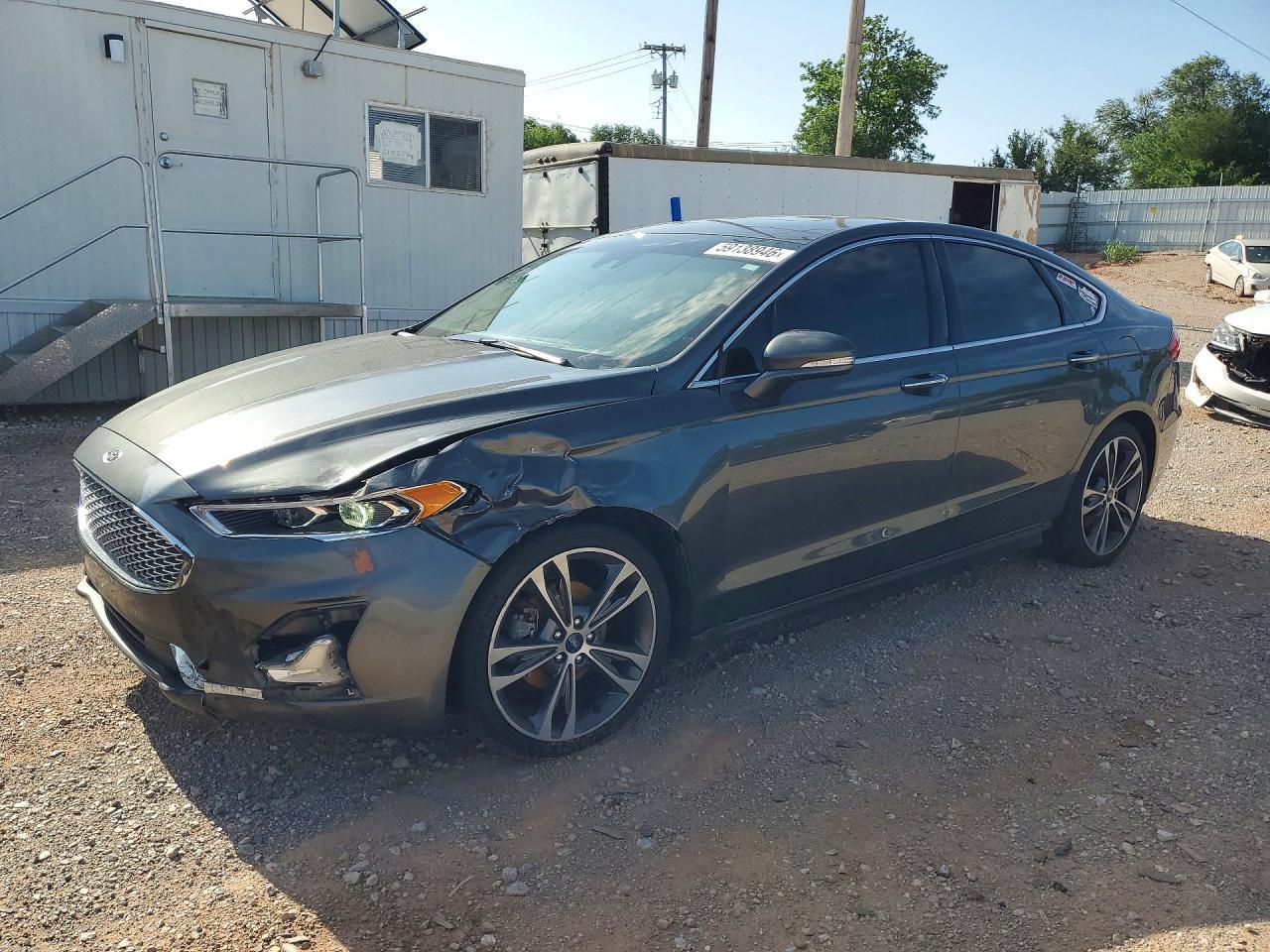 2019 Ford Fusion Titanium - zdjęcie główne