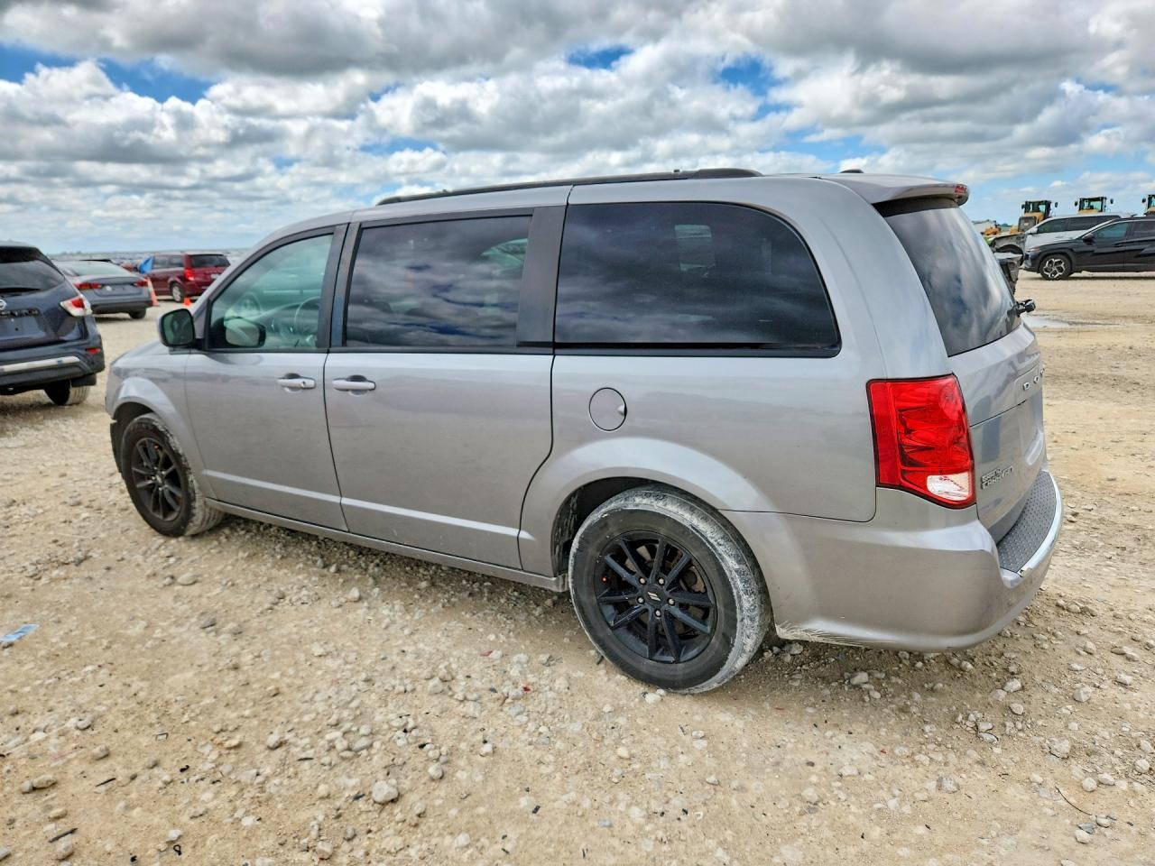 2019 Dodge Grand Caravan Gt - zdjęcie 2