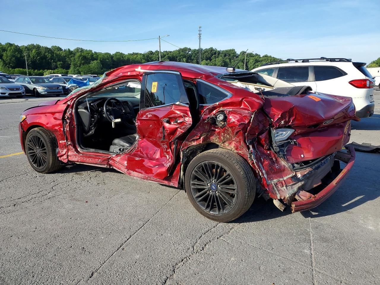 2016 Ford Fusion Titanium - zdjęcie 2