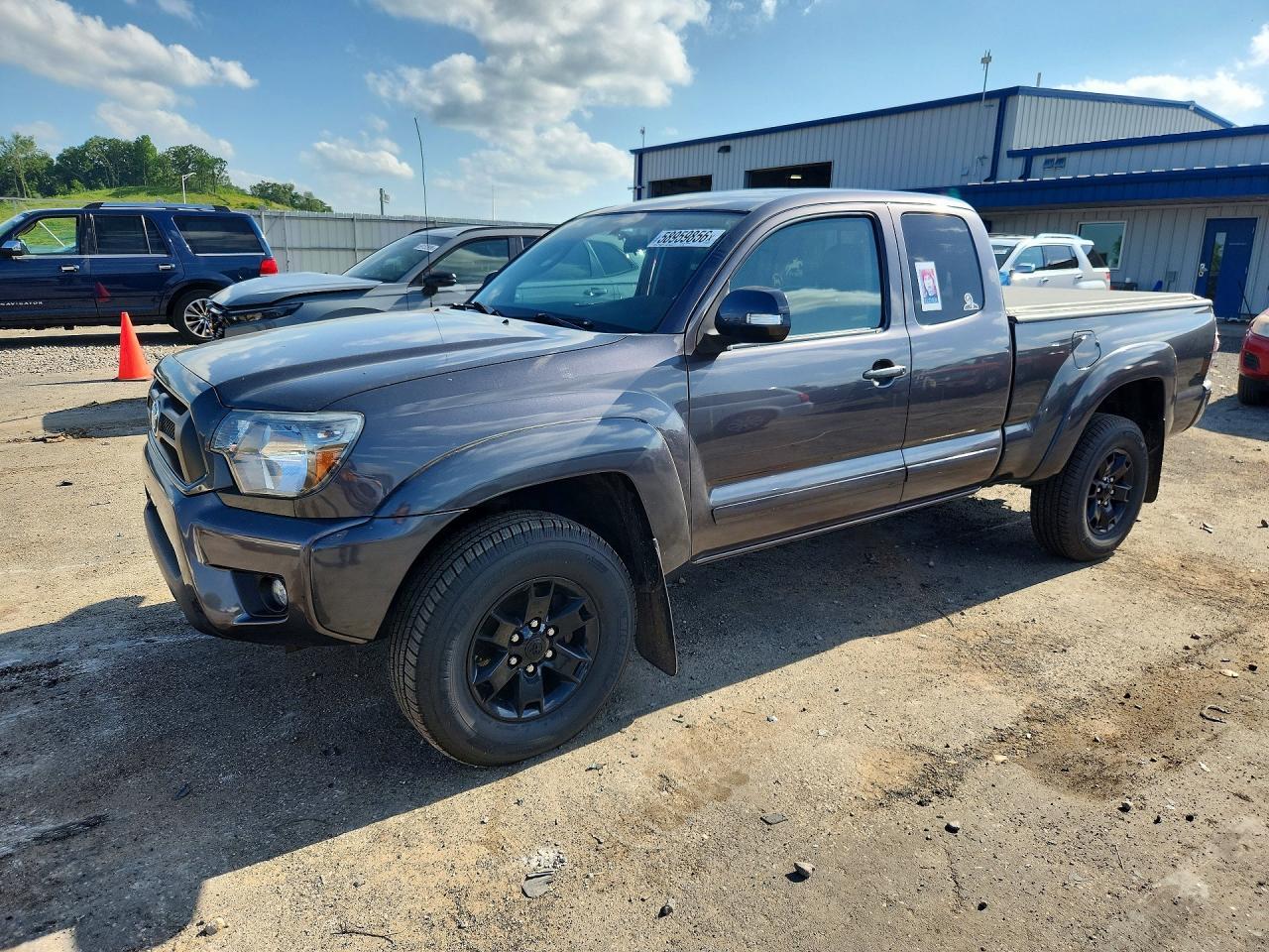 2015 Toyota Tacoma V6 - zdjęcie główne