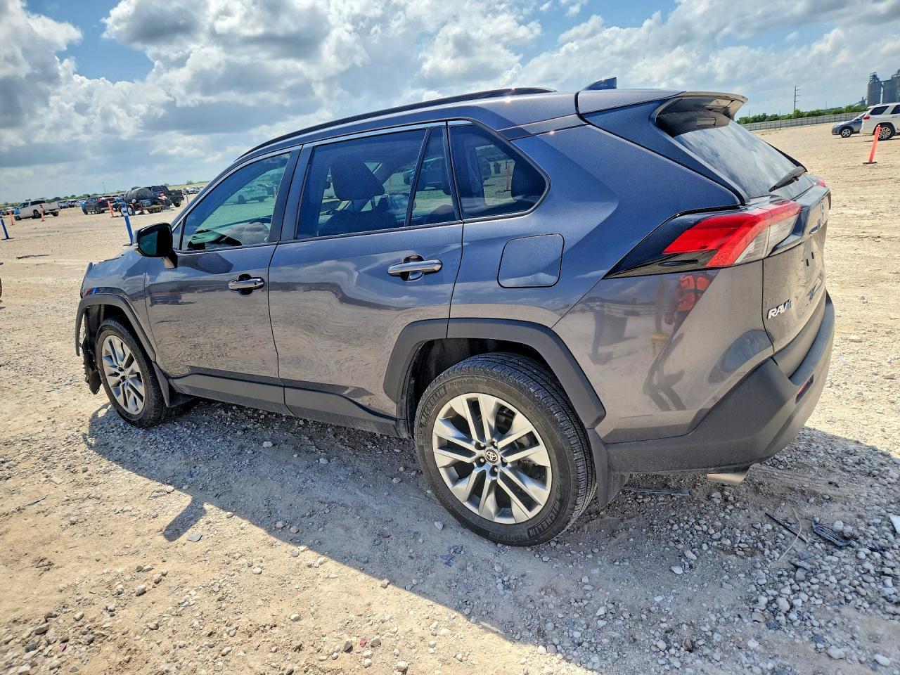 2023 Toyota Rav4 Xle Premium - zdjęcie 2