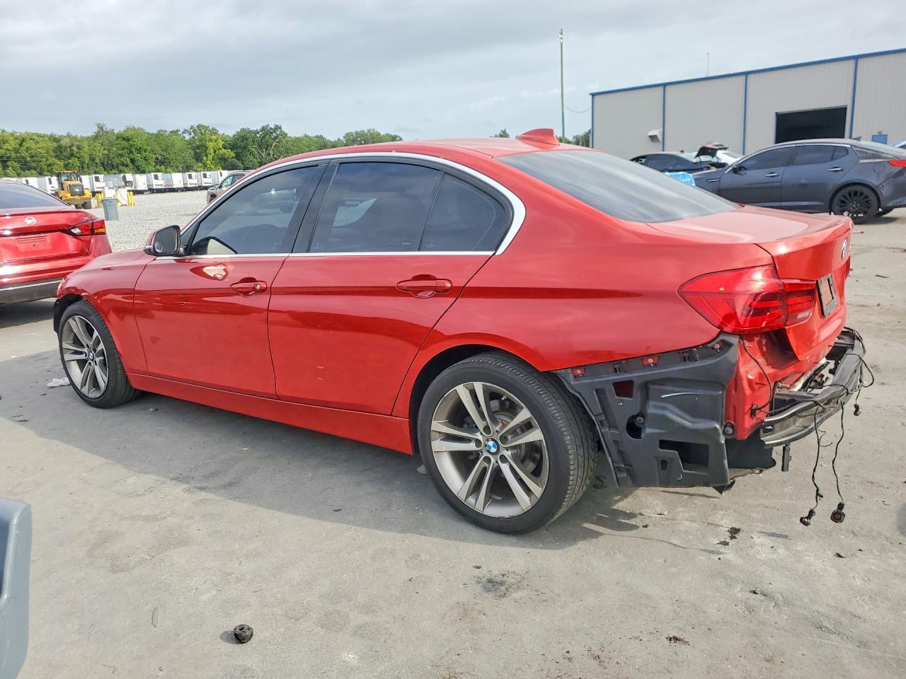 2017 BMW 330 I - zdjęcie 2