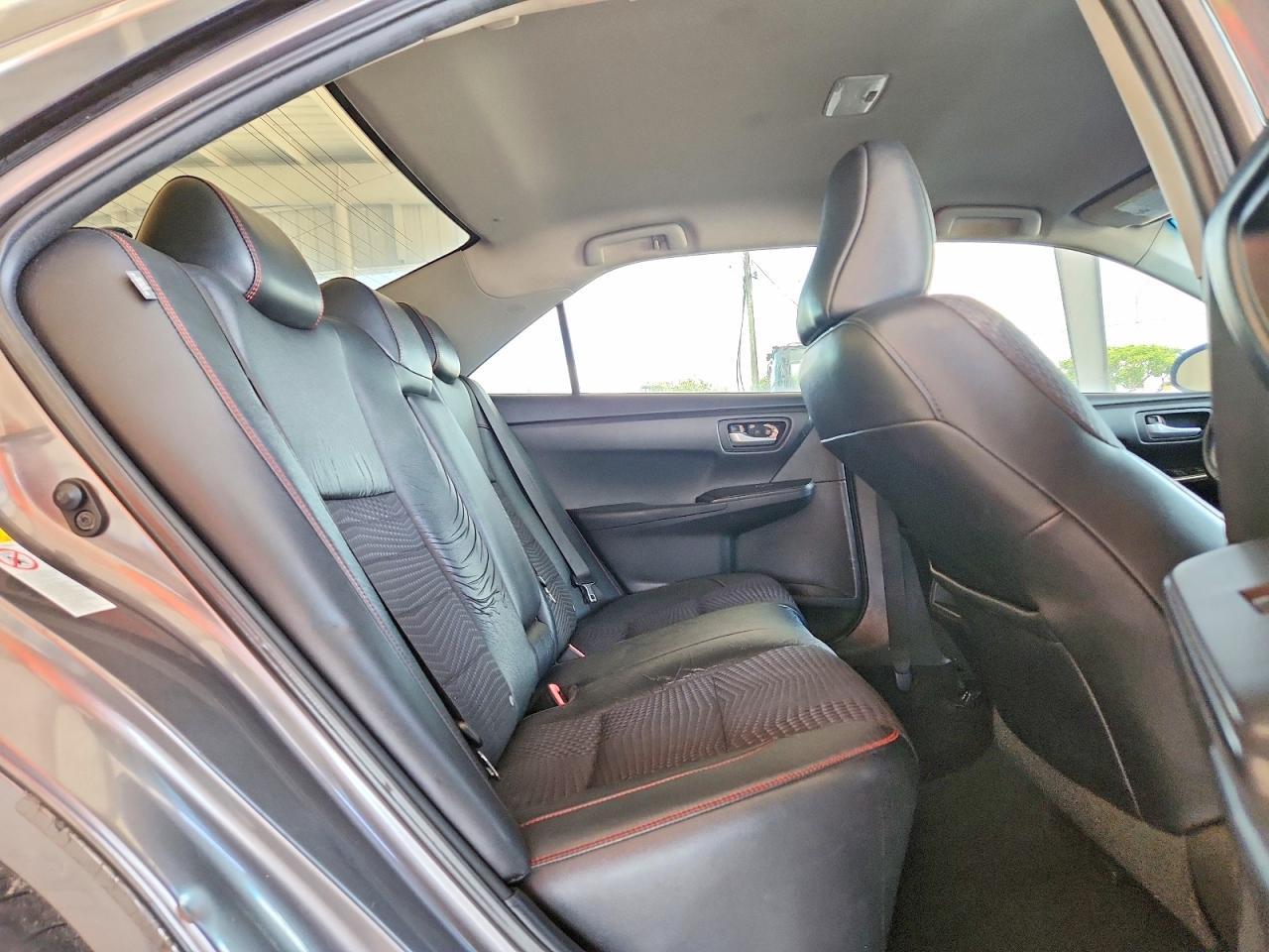 2015 Toyota Camry Se - zdjęcie 10