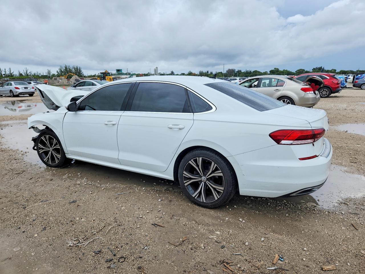 2021 Volkswagen Passat Se - zdjęcie 2