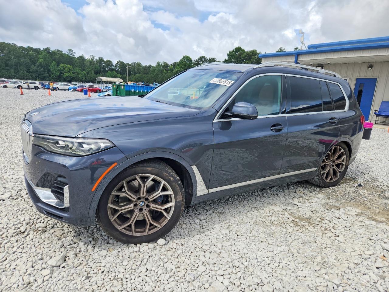 2022 BMW X7 xDrive40I - zdjęcie główne