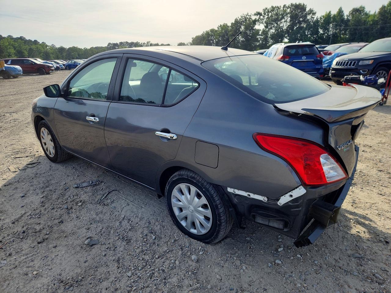 2019 Nissan Versa Sv - zdjęcie 2