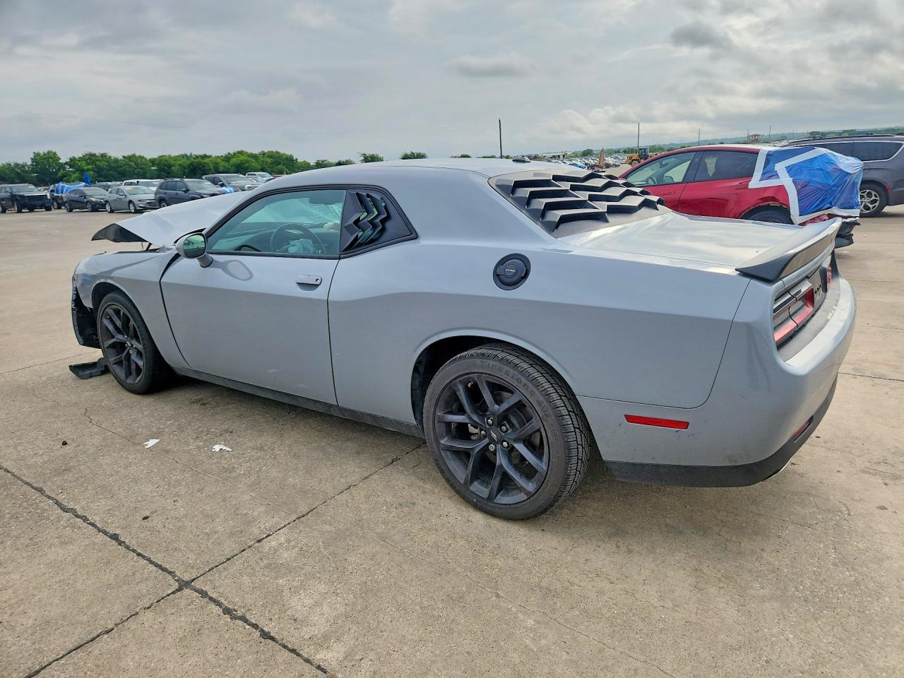 2022 Dodge Challenger Sxt - zdjęcie 2