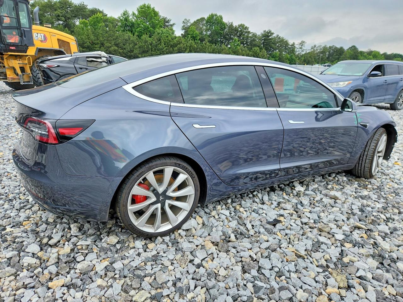 2019 Tesla Model 3 - zdjęcie 3