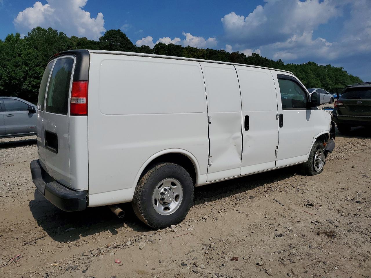 2016 Chevrolet Express G2500 - zdjęcie 3