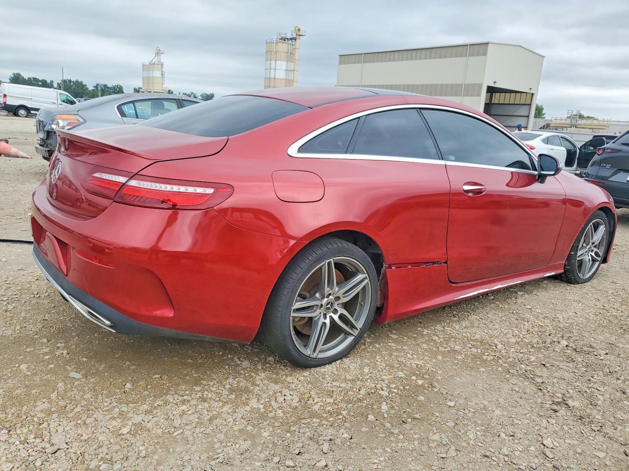 Mercedes-Benz Klasa E - zdjęcie 3