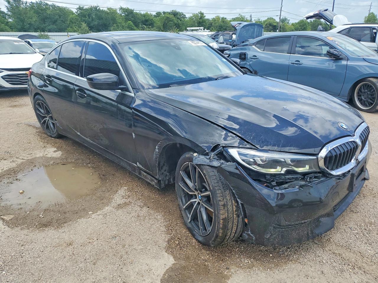 2019 BMW 330I - zdjęcie 4