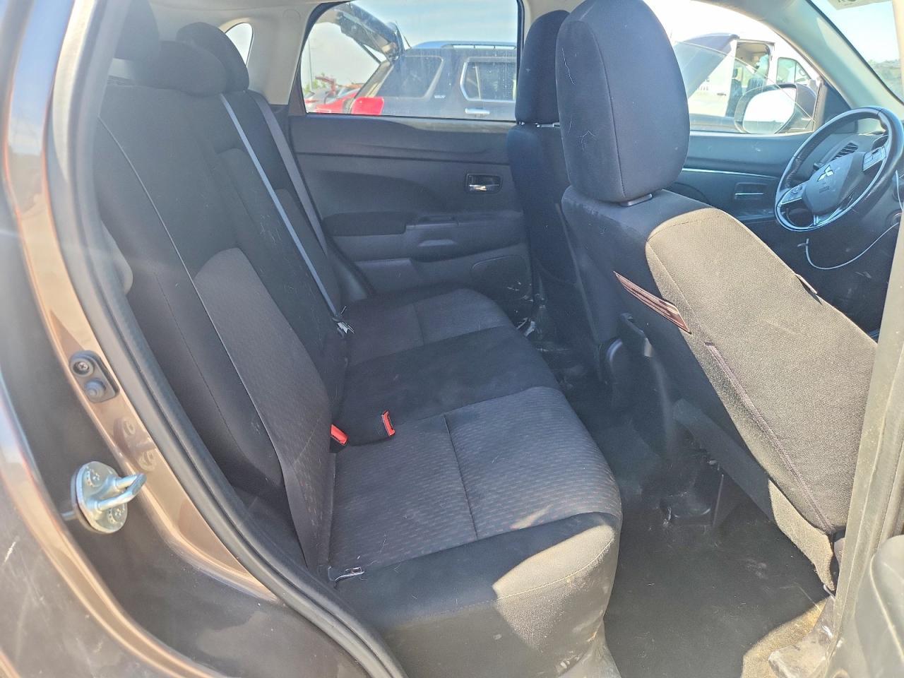 2018 Mitsubishi Outlander Sport Es - zdjęcie 11