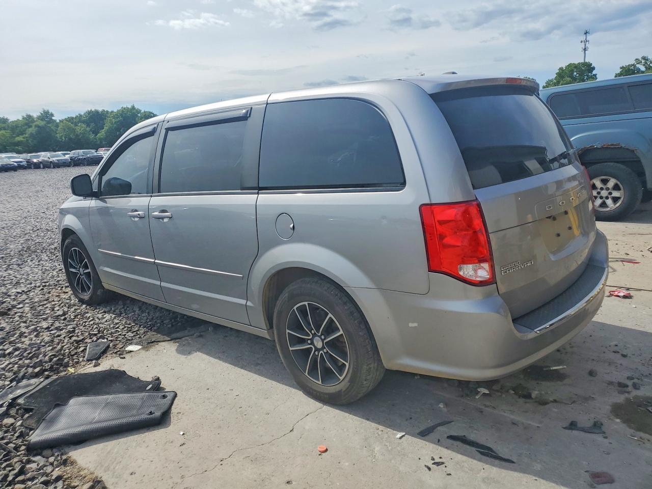 2017 Dodge Grand Caravan Gt - zdjęcie 2