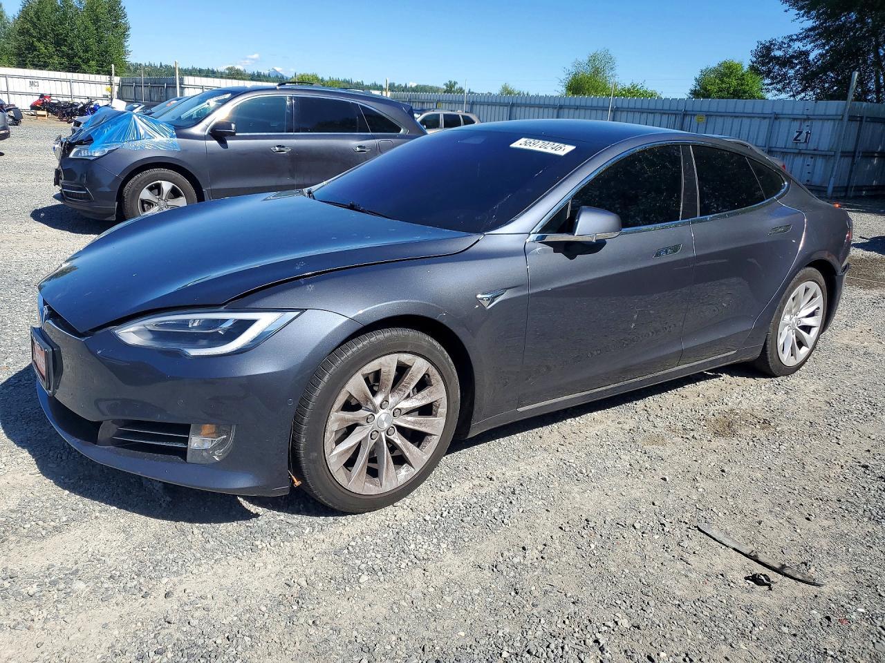 2017 Tesla Model S - zdjęcie główne