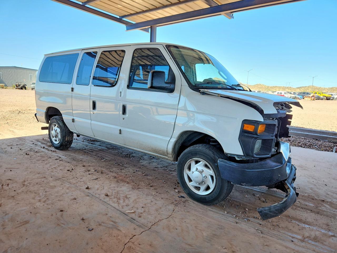 2013 Ford Econoline E350 Super Duty Wagon - zdjęcie 4