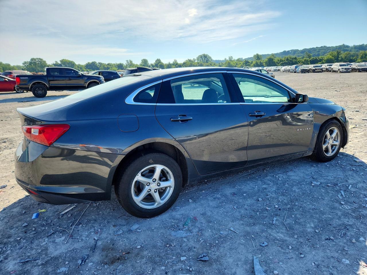 2017 Chevrolet Malibu Ls - zdjęcie 3