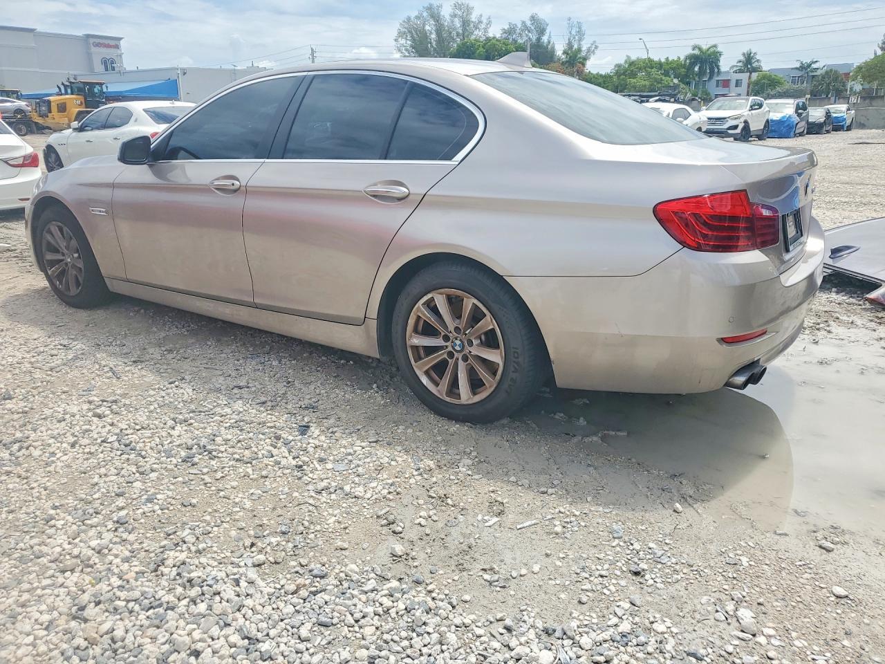 2015 BMW 528 I - zdjęcie 2