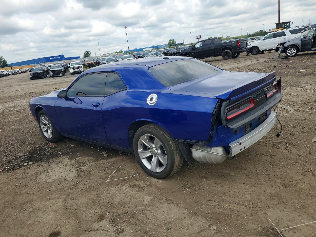 2022 Dodge Challenger Sxt - zdjęcie 2