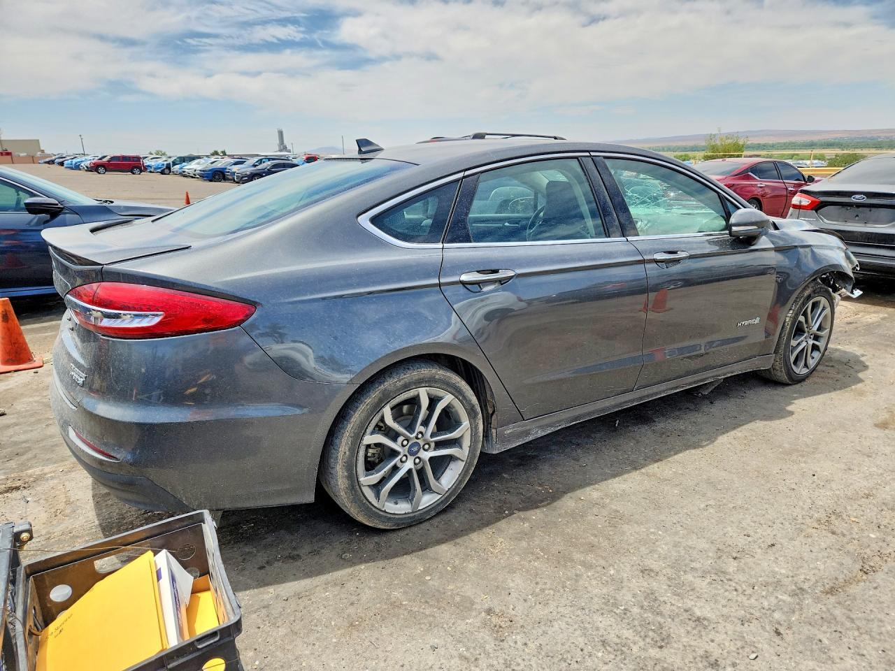 2019 Ford Fusion Titanium - zdjęcie 3