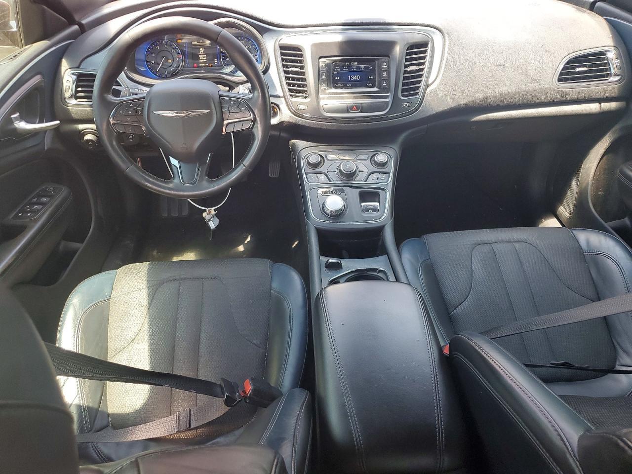 2015 Chrysler 200 S - zdjęcie 8