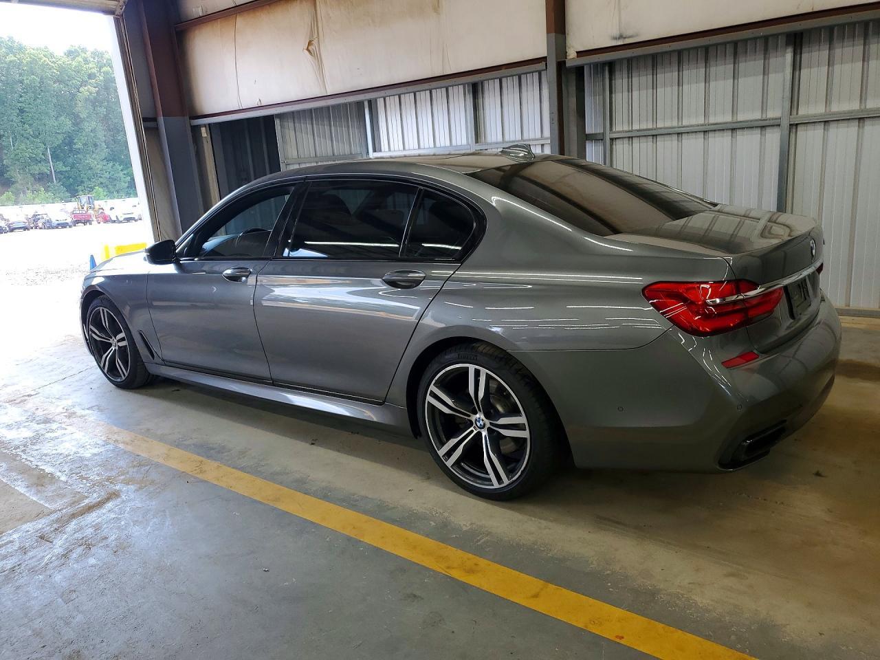 2019 BMW 740 I - zdjęcie 2