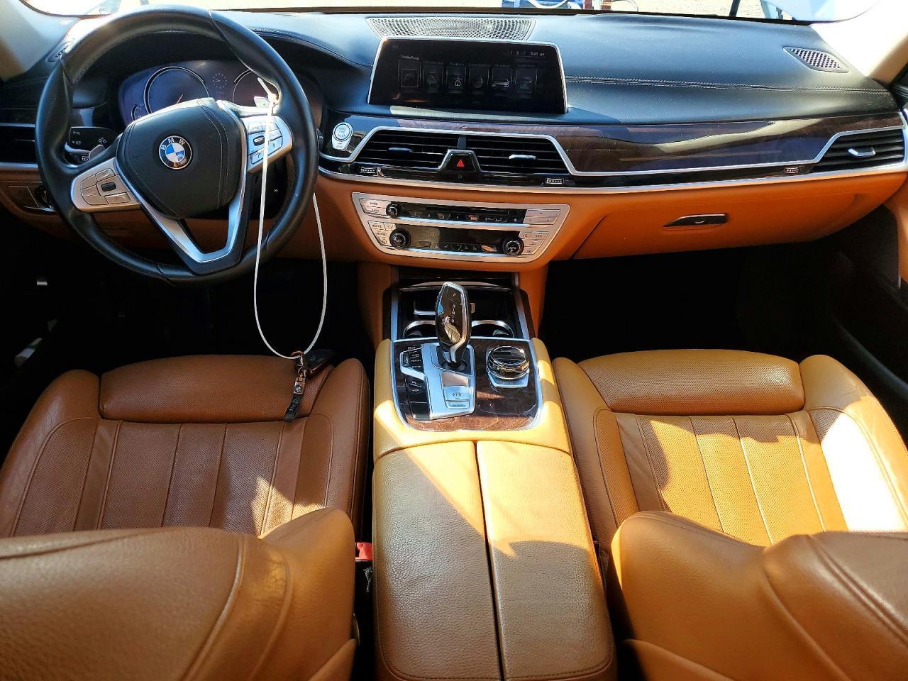 2017 BMW 740 I - zdjęcie 8