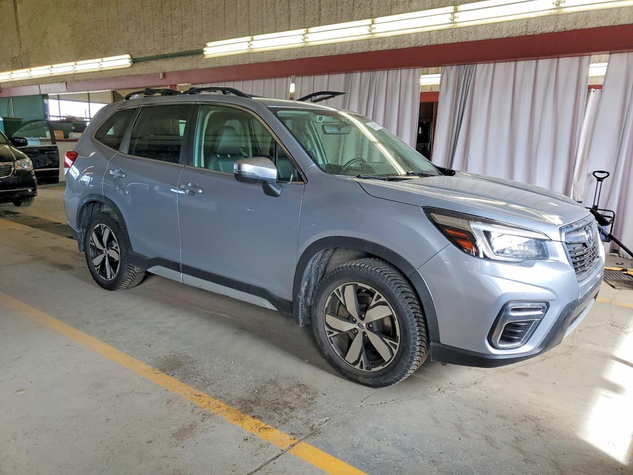 2020 Subaru Forester Touring - zdjęcie 4