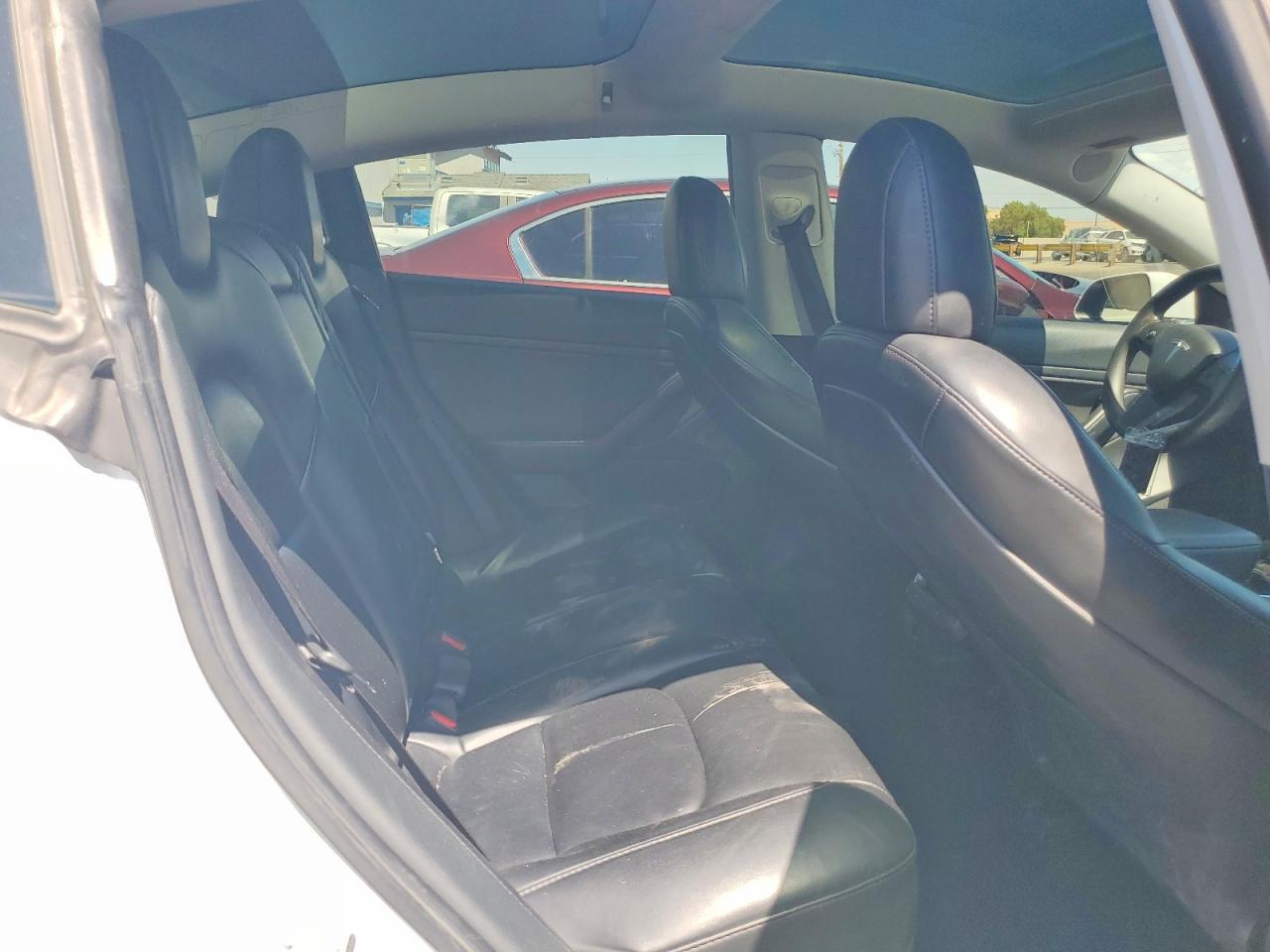2020 Tesla Model 3 - zdjęcie 10