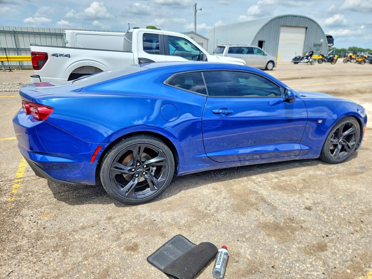 2021 Chevrolet Camaro Ls - zdjęcie 3
