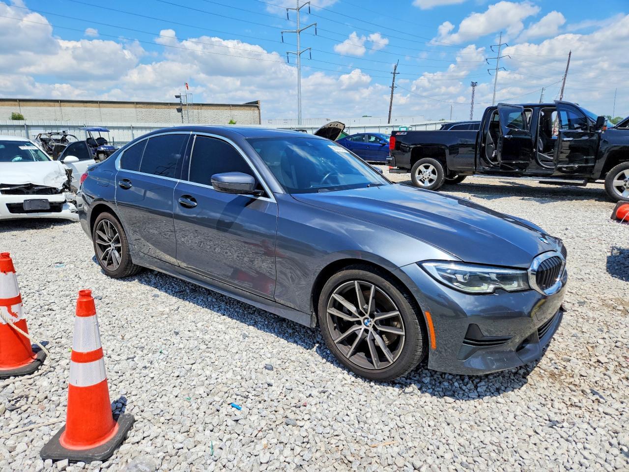 2021 BMW 330Xi - zdjęcie 4