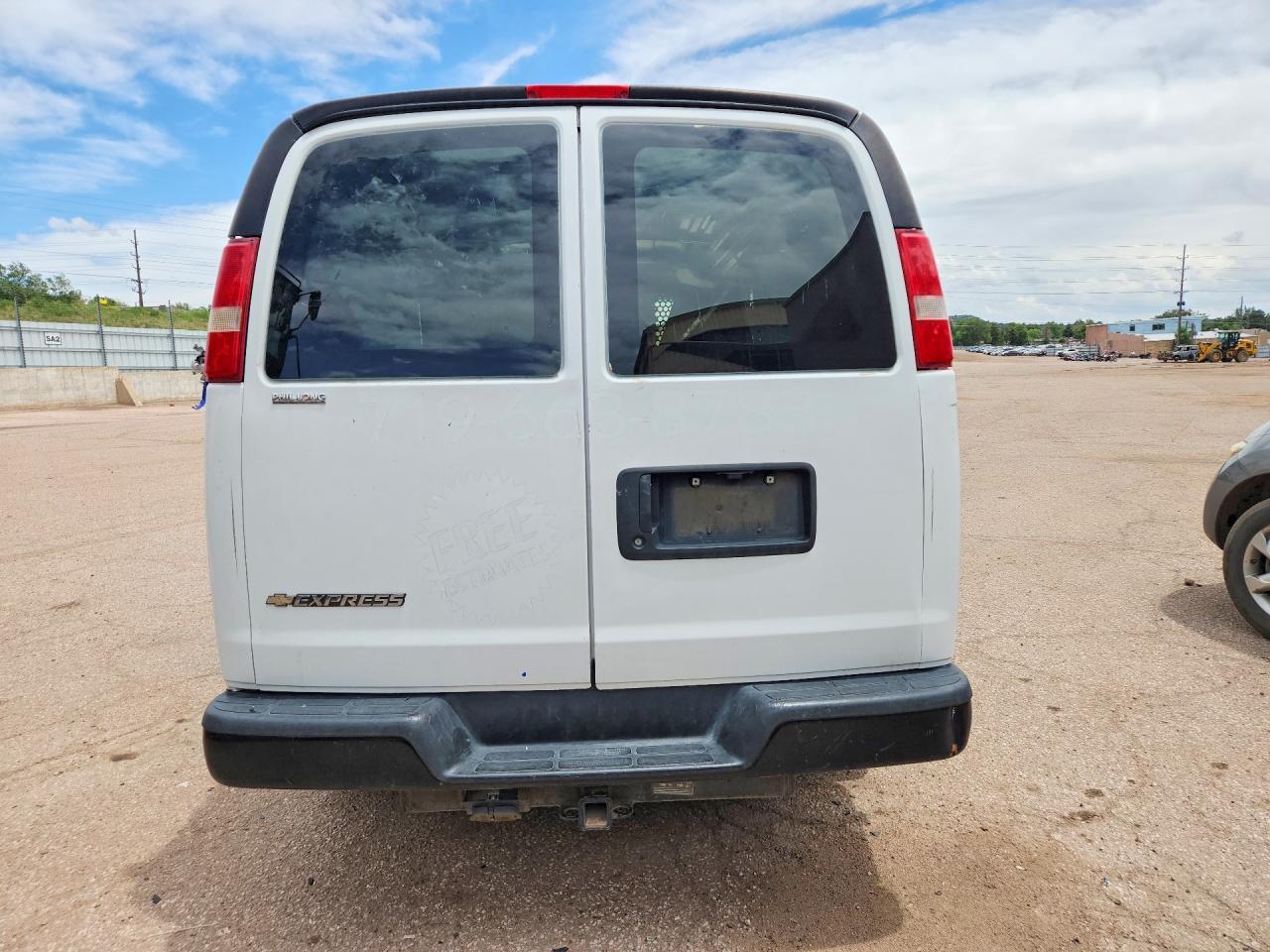 2017 Chevrolet Express G2500 - zdjęcie 6