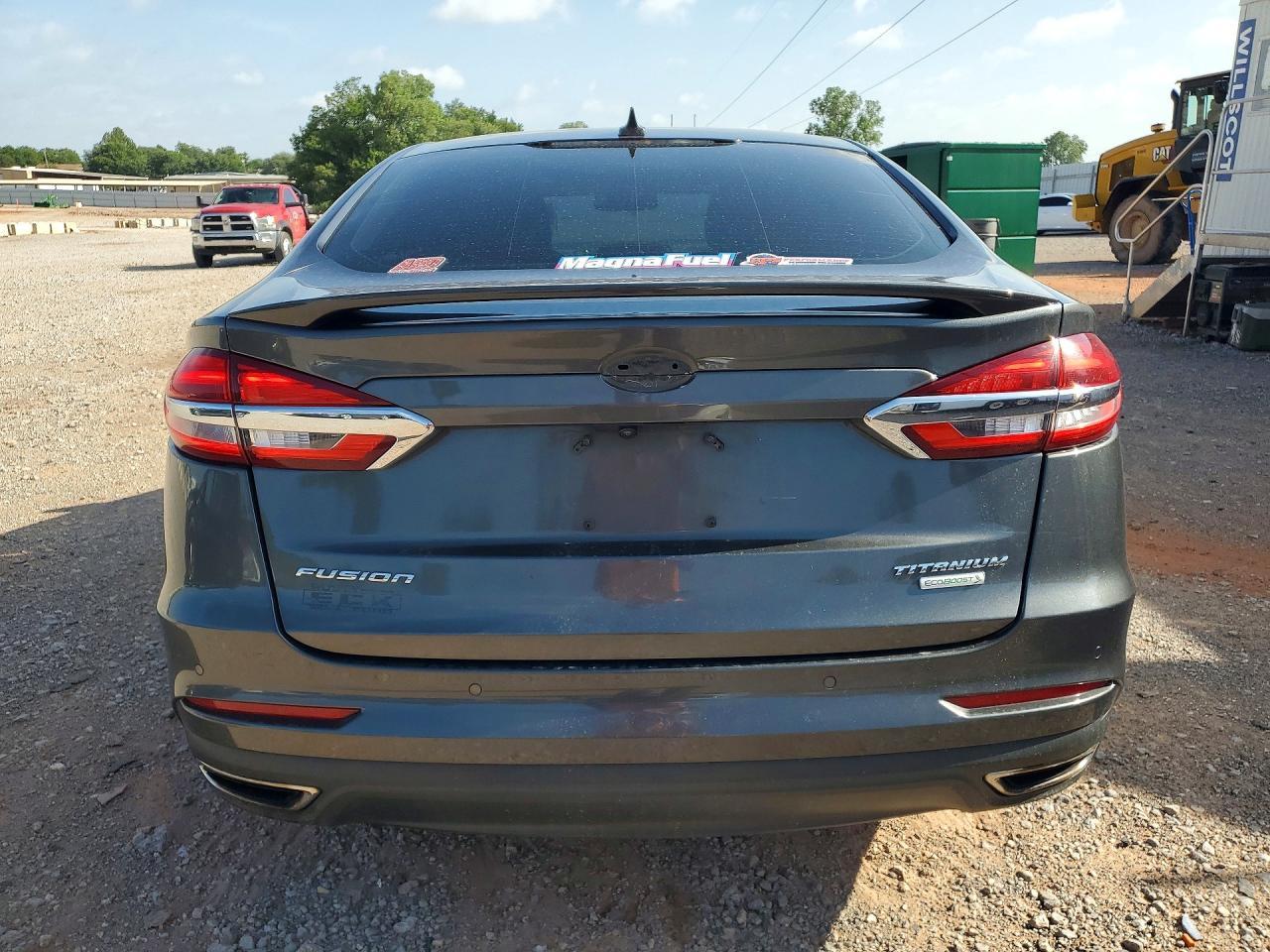 2019 Ford Fusion Titanium - zdjęcie 6