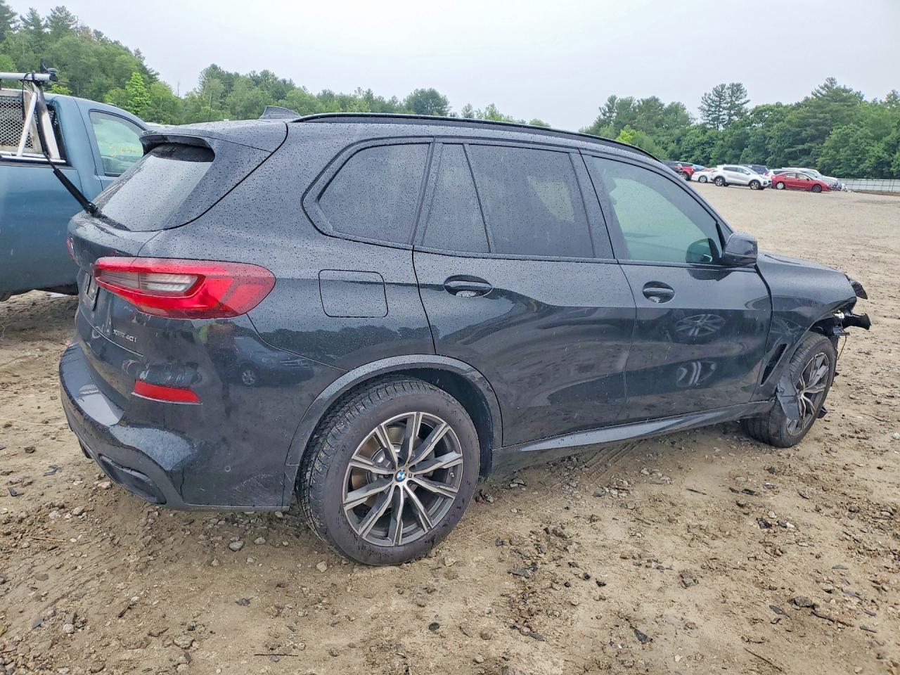 2022 BMW X5 xDrive40I - zdjęcie 3