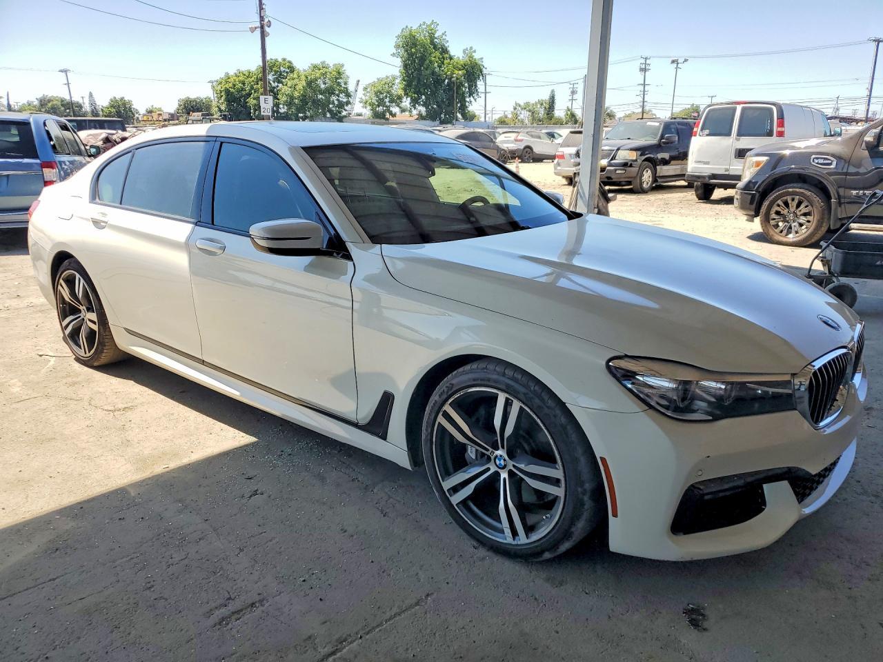 2016 BMW 740 I - zdjęcie 4