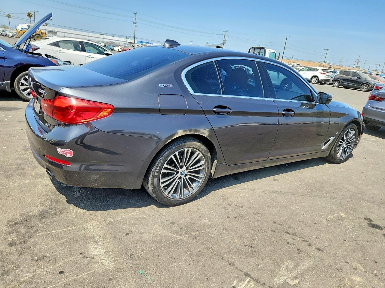 2019 BMW 530E - zdjęcie 3