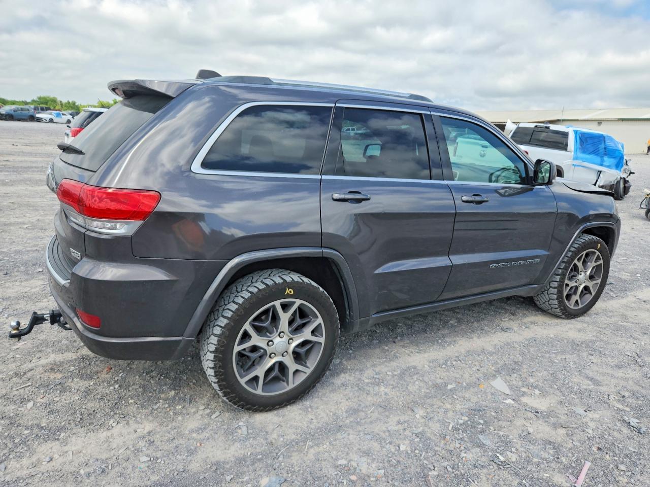 2018 Jeep Grand Cherokee - zdjęcie 3