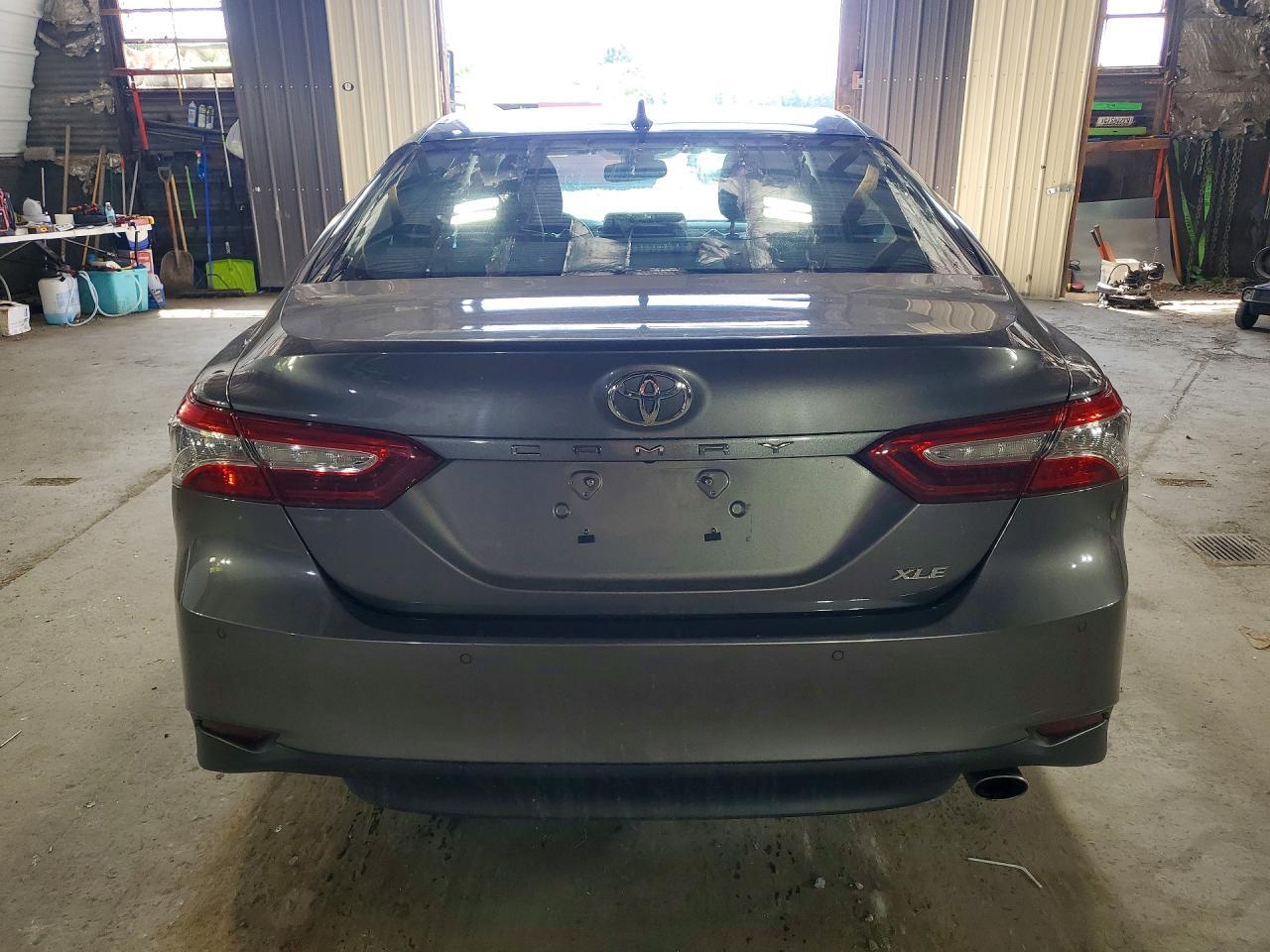 2019 Toyota Camry Xle - zdjęcie 6