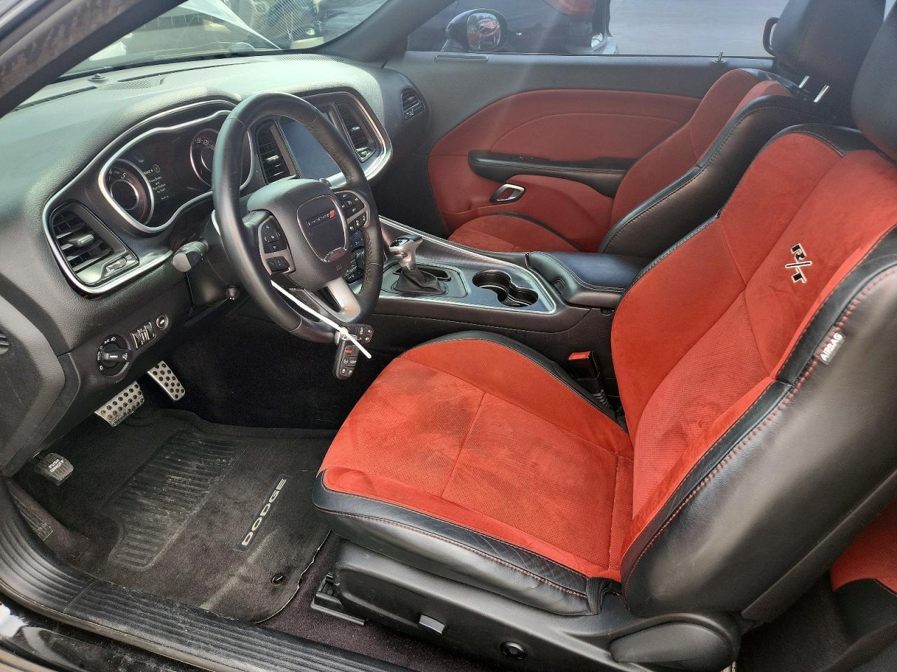 2016 Dodge Challenger R - zdjęcie 7