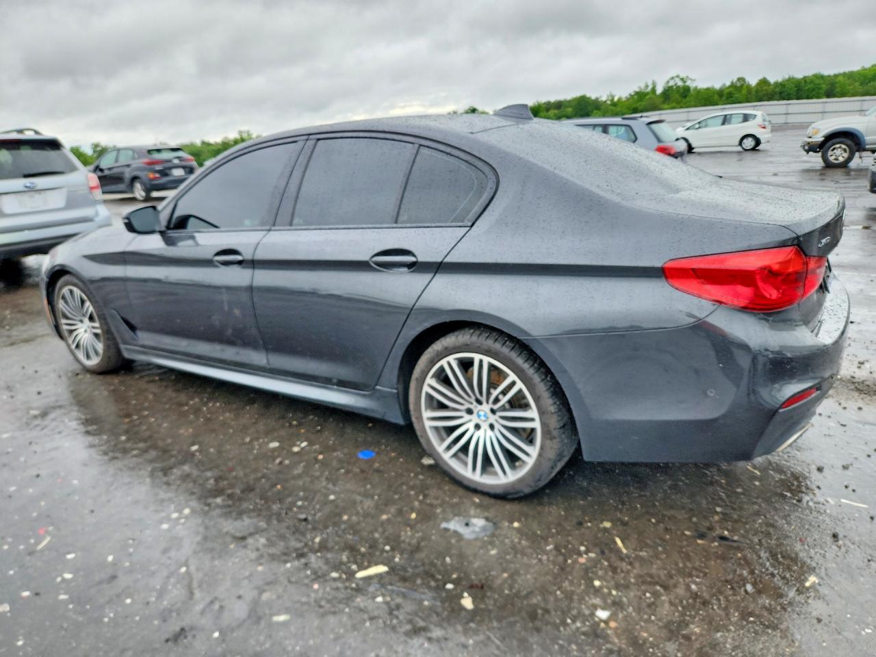2020 BMW Seria 5 540i - zdjęcie 2