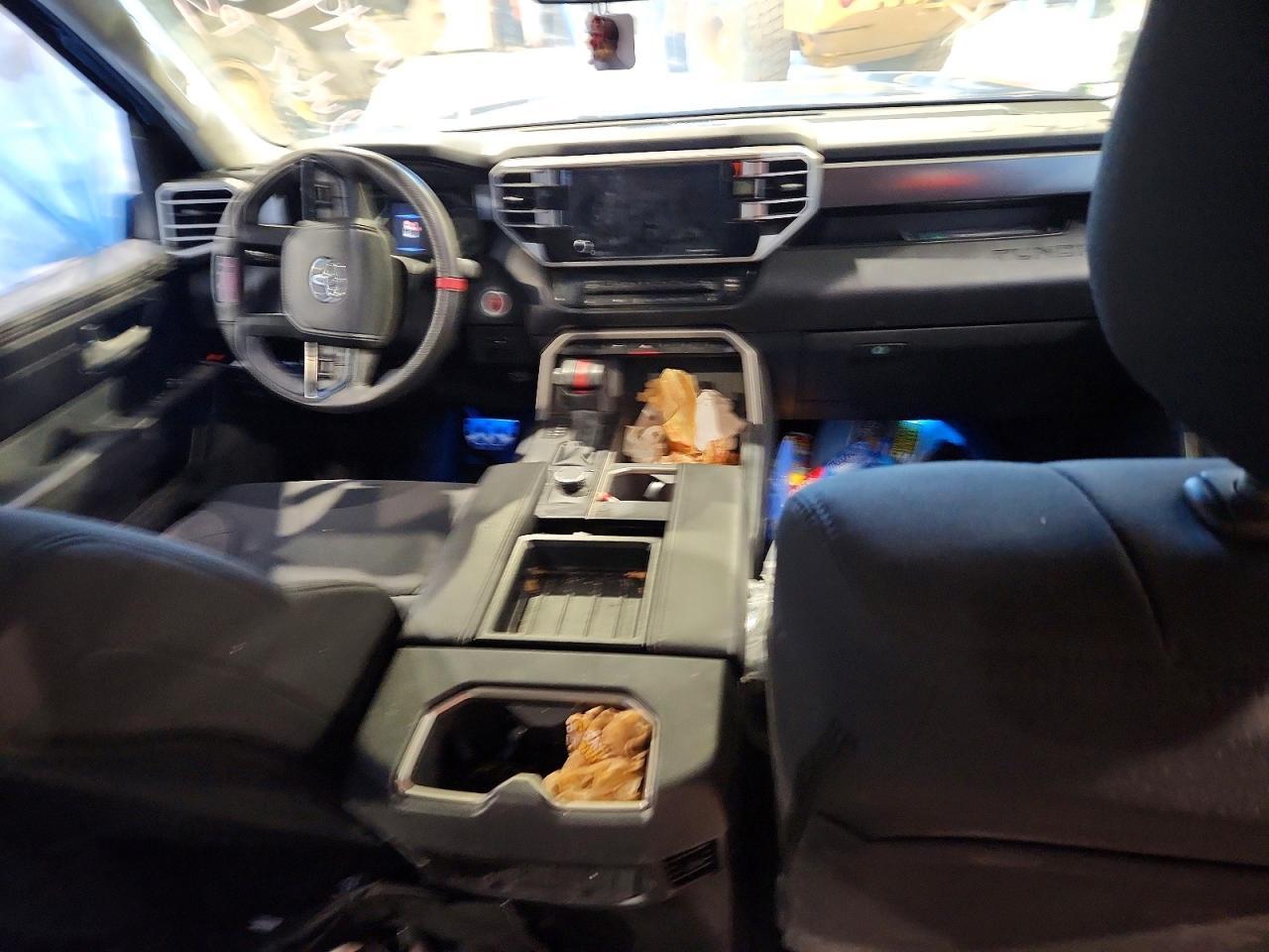 2024 Toyota Tundra Sr5 - zdjęcie 8