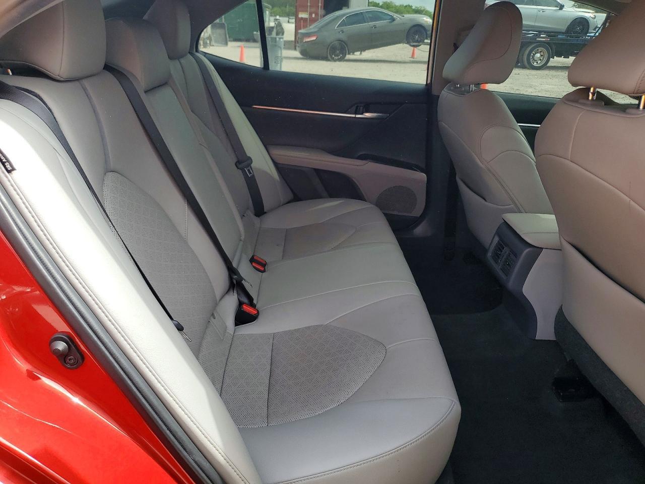 2020 Toyota Camry Xse - zdjęcie 10