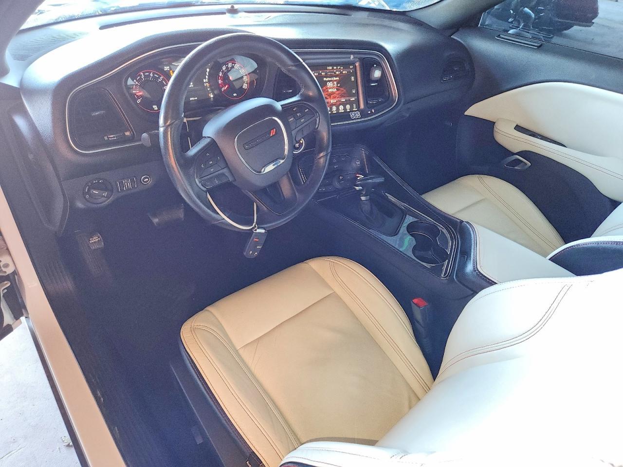 2016 Dodge Challenger Sxt - zdjęcie 8