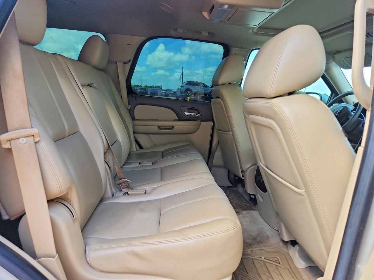 2013 Chevrolet Tahoe C1500 Lt - zdjęcie 11