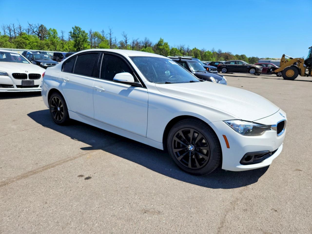 2016 BMW Seria 3 320i - zdjęcie 4