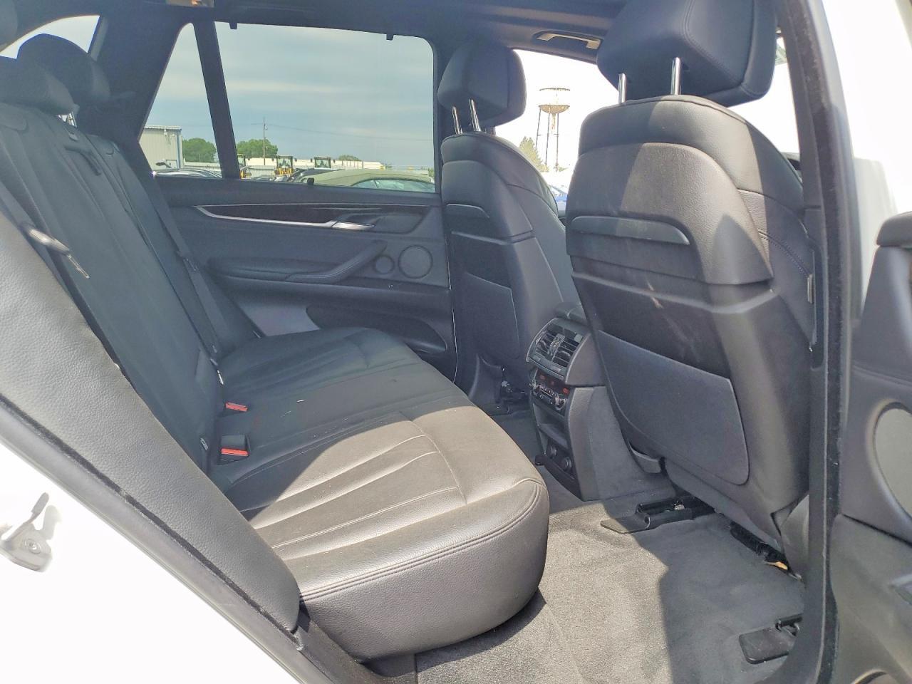 2014 BMW X5 xDrive50I - zdjęcie 11