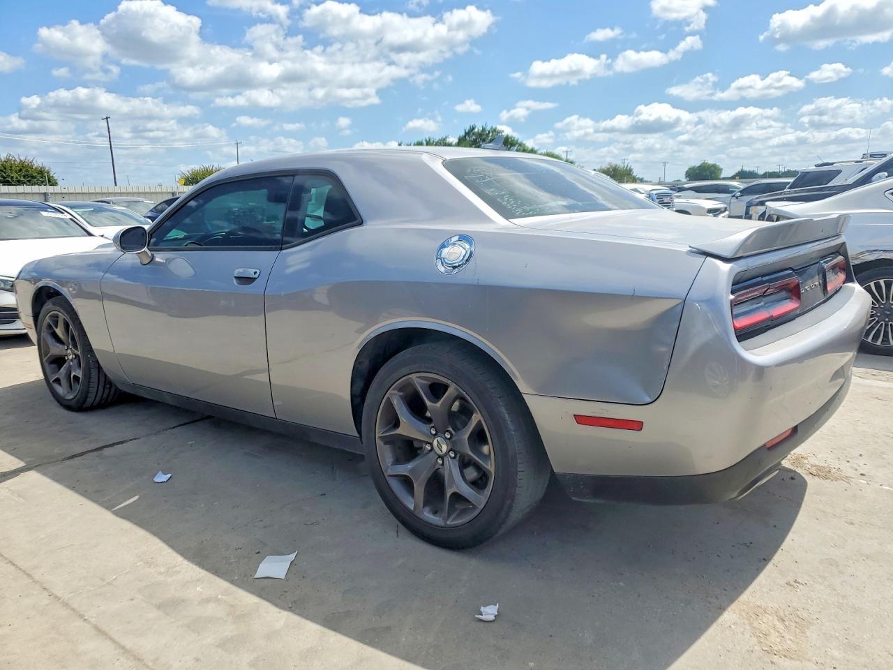 Dodge Challenger - zdjęcie 2