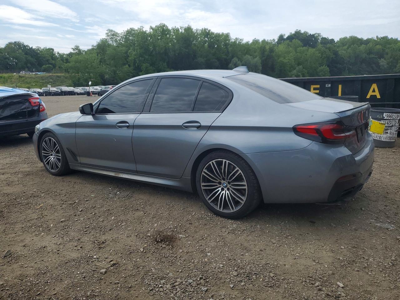 2021 BMW Seria 5 M550i - zdjęcie 2