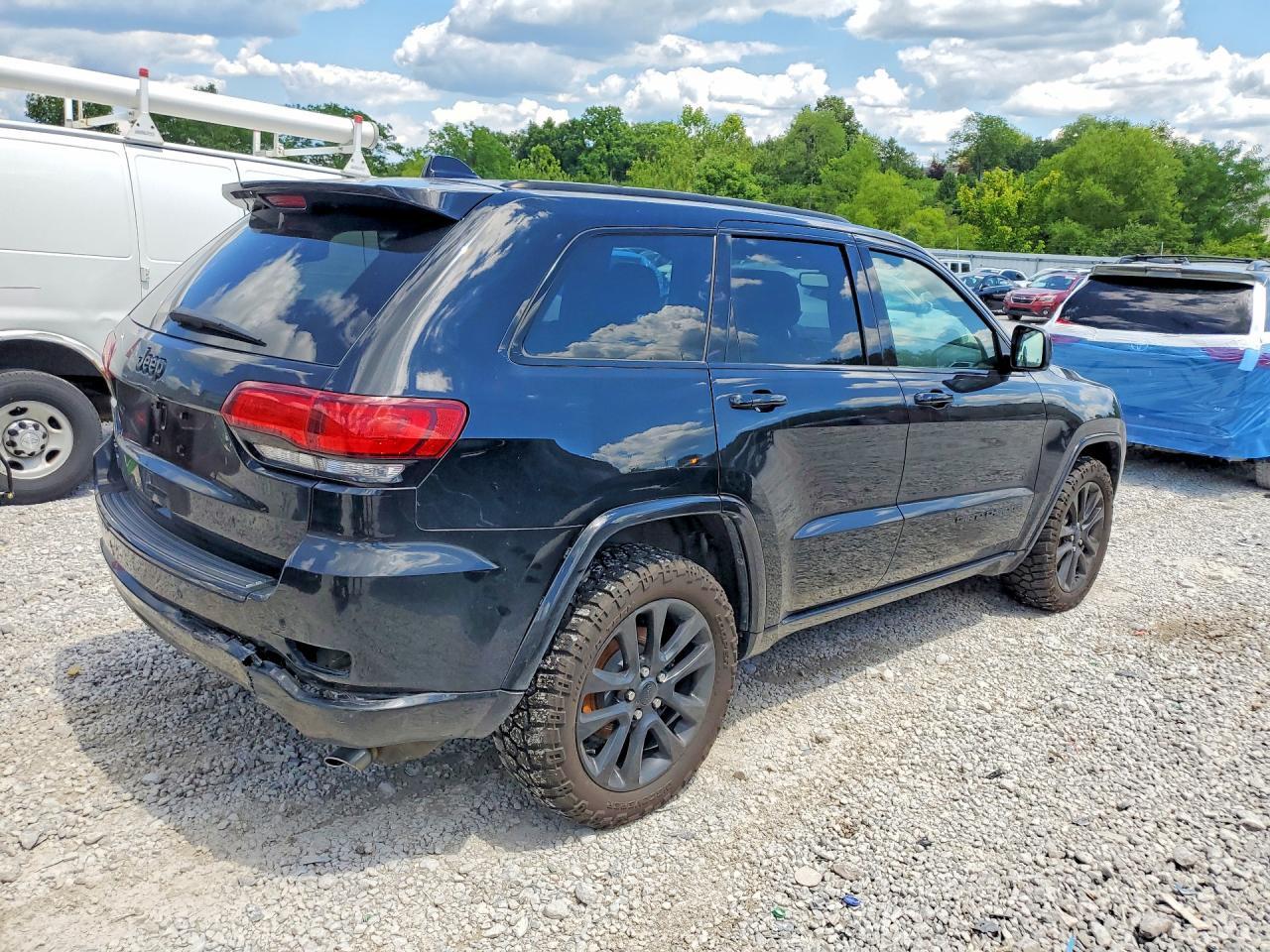 2018 Jeep Grand Cherokee Laredo - zdjęcie 3